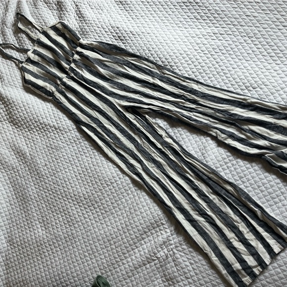 Striped jumpsuit - Picture 2 of 4